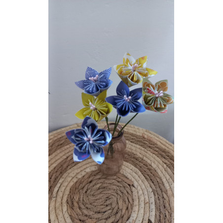 Bouquet de fleurs tons jaune / violet / bleu