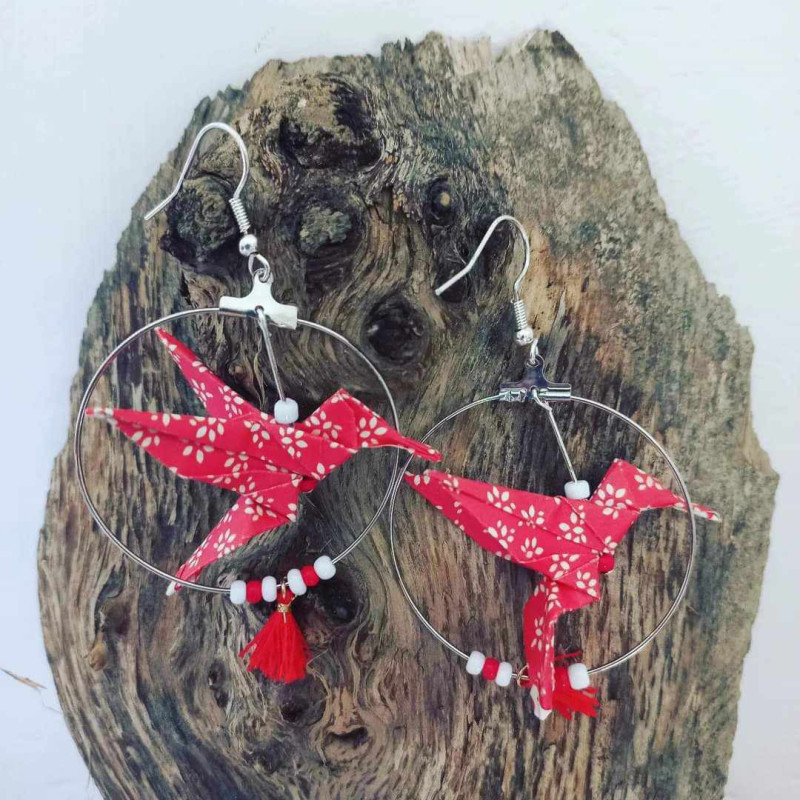 Boucles d'oreilles colibri rouge et blanche Boucles d'oreilles colibri rouge et blanche