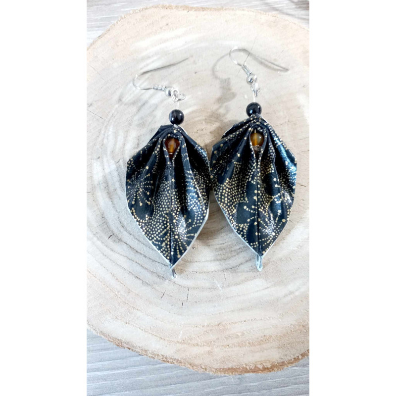 Boucles d'oreilles feuille noir et or Boucles d'oreilles feuille noir et or