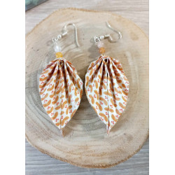 Boucles d'oreilles feuille moutarde et blanc
