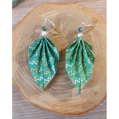 Boucles d'oreilles feuille verte feuillage blanc marron clair