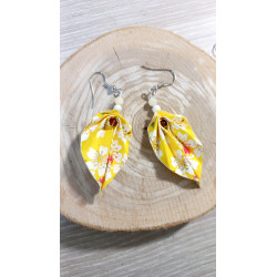 Boucles d'oreilles feuille jaune fleur de cerisier