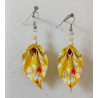 Boucles d'oreilles feuille jaune fleur de cerisier
