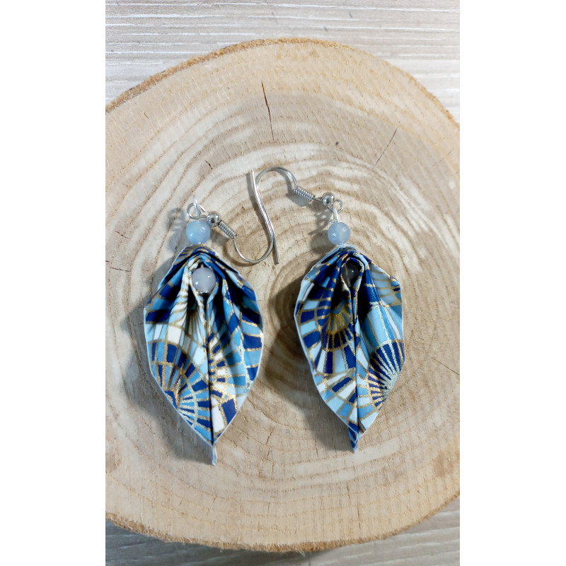 Boucles d'oreilles feuille bleue métallisé Boucles d'oreilles feuille bleue métallisé