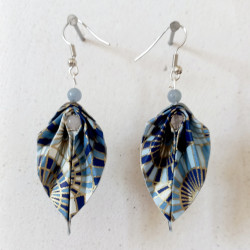 Boucles d'oreilles feuille bleue métallisé