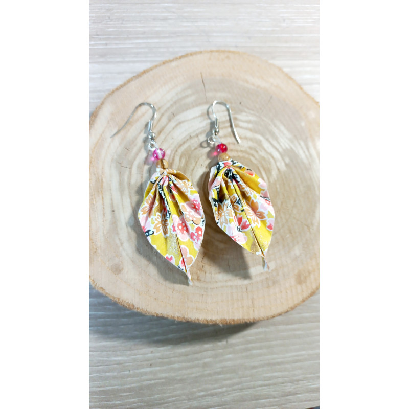 Boucles d'oreilles feuille jaune et rose Boucles d'oreilles feuille jaune et rose
