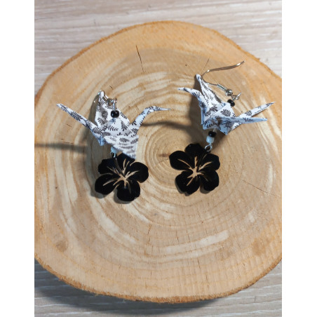 Boucles d'oreilles grue noir fleur d'hibiscus