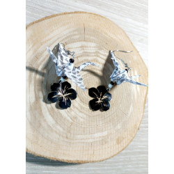 Boucles d'oreilles grue noir fleur d'hibiscus